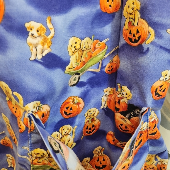 Adorable Uniform City Halloween scrub top! Pumpkins and puppies, so festive! - Picture 7 of 9
